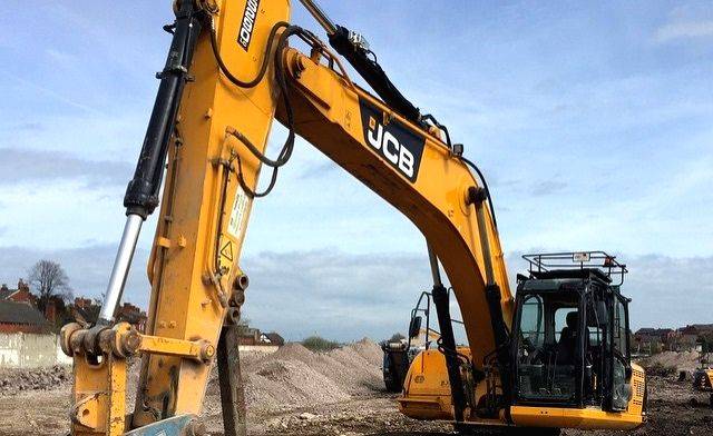 Rag picker crushed to death by JCB in Delhi - Vimarsana News
