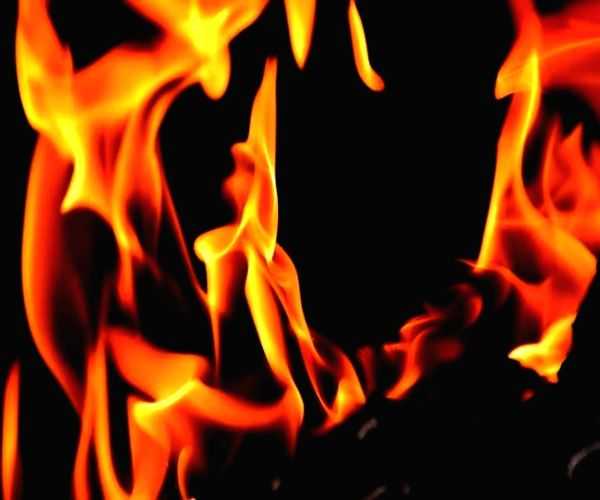 Cong office set afire in T'gana's Munugode - Vimarsana News