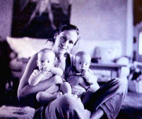 Julia Roberts reveals why she chose to share rare photo of her twins on social media - Vimarsana News