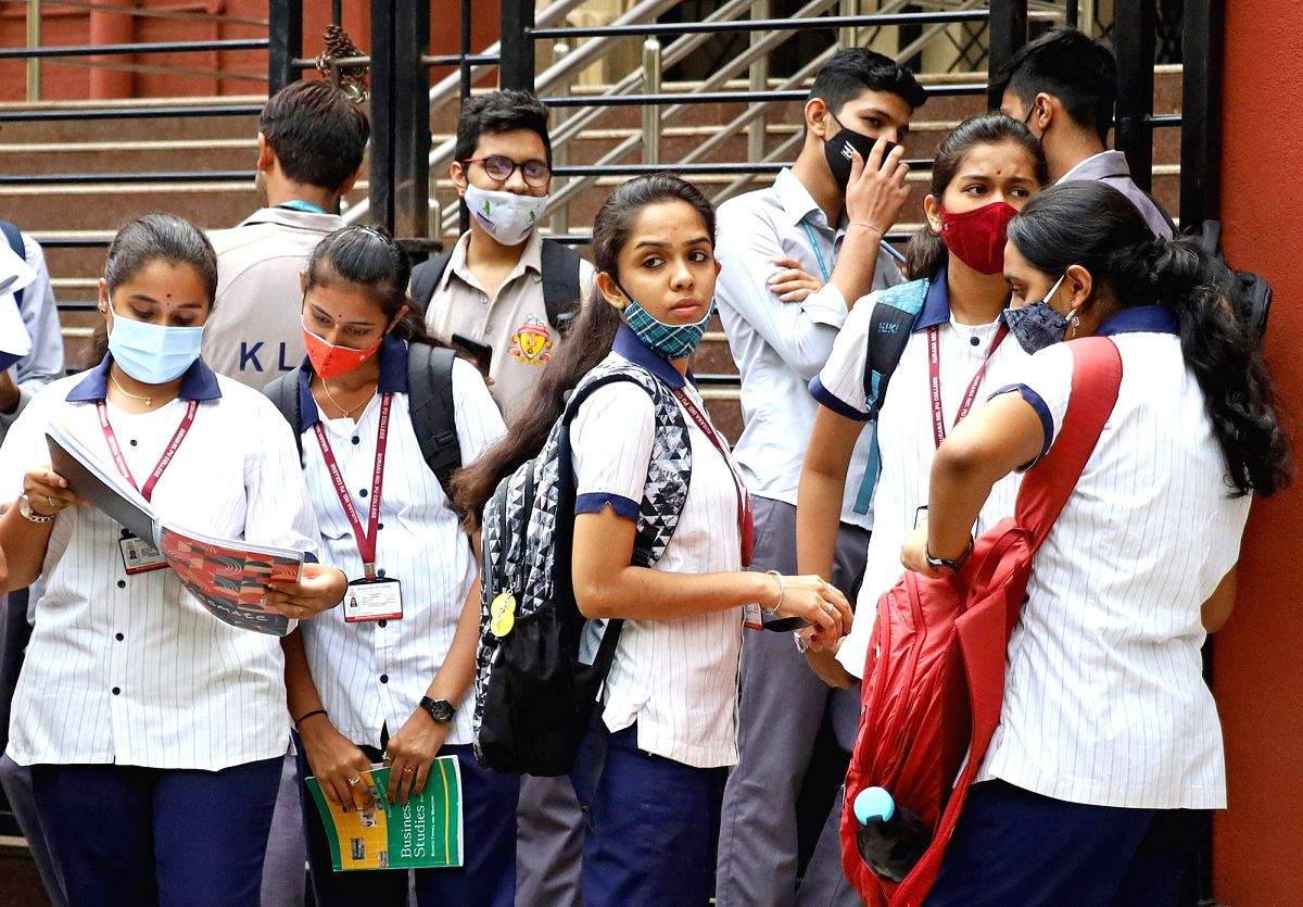 K'taka II PUC results : 61.88% clear exams, girls outshine boys - Vimarsana News
