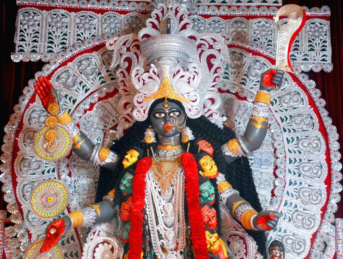 Kolkata under unprecedented security cover for Kali Puja on Sunday - Vimarsana News