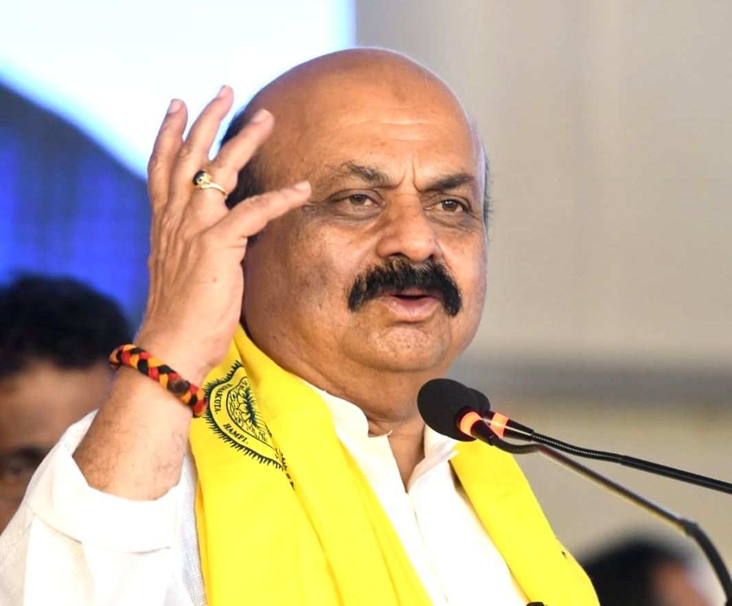 Interim report by Karnataka BC Commission submitted - Vimarsana News