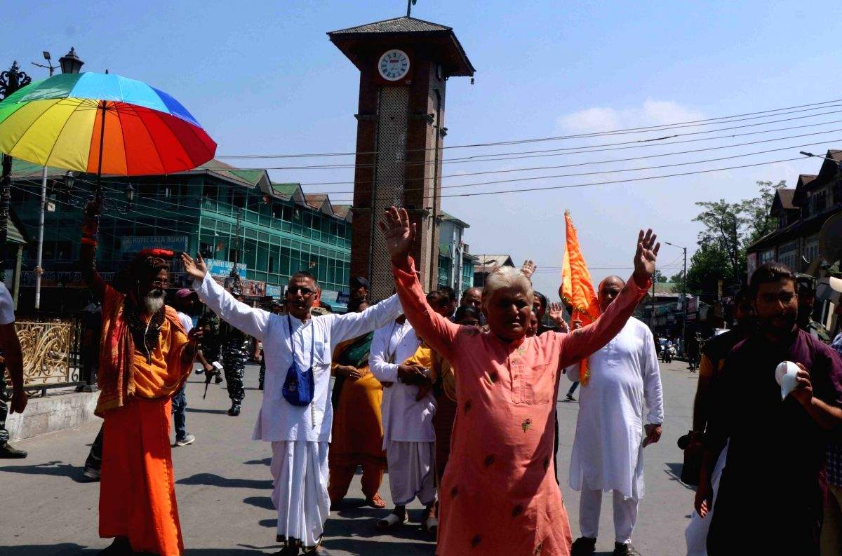 Kashmiri Pandits send fact-finding team to Kashmir to access situation - Vimarsana News