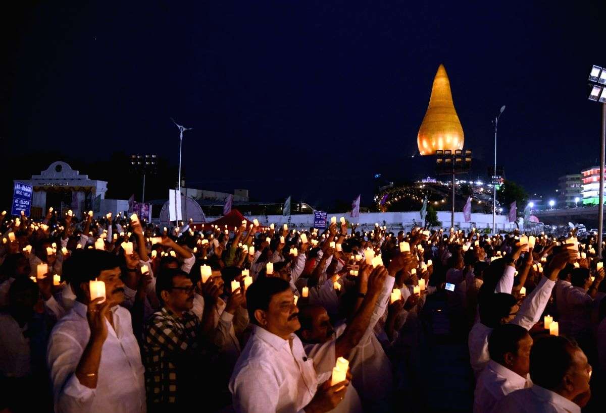 KCR unveils Telangana Martyrs' Memorial in glittering show - Vimarsana News
