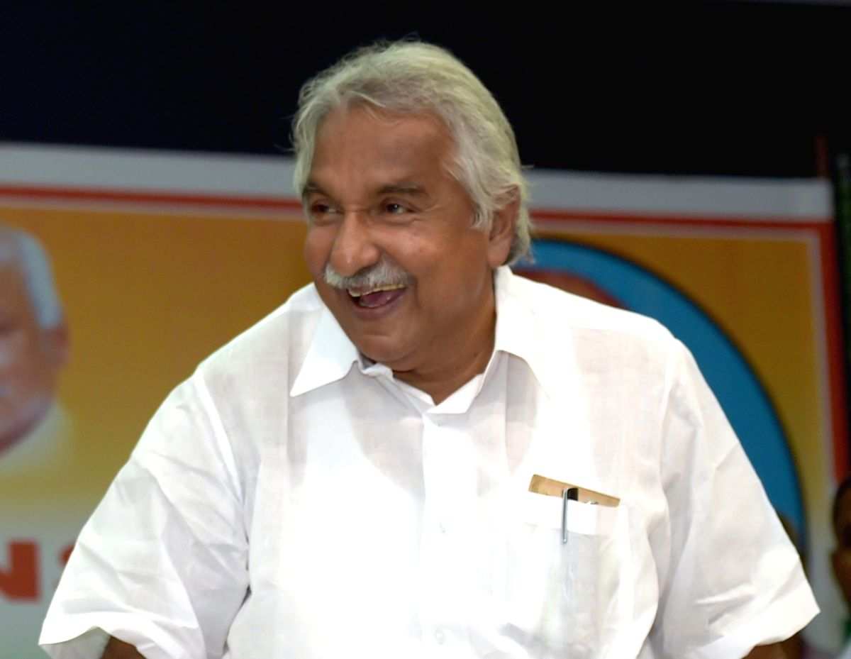 Ailing Oommen Chandy flown to Bengaluru - Vimarsana News
