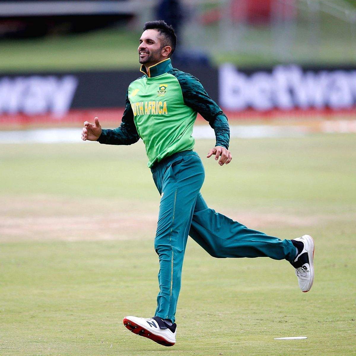 Keshav Maharaj, Ayabonga Khaka receive top honours in 2021-22 CSA Awards - Vimarsana News