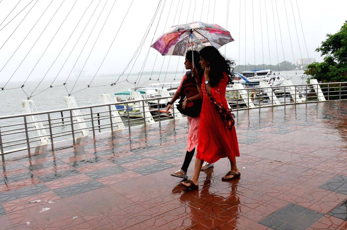 4 killed as rains lash Kerala, cause havoc in state - Vimarsana News