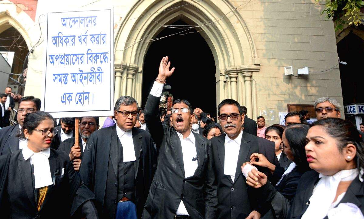 HC lawyers mark 'black day' over BCI team probe of ruckus at Justice Mantha's court - Vimarsana News