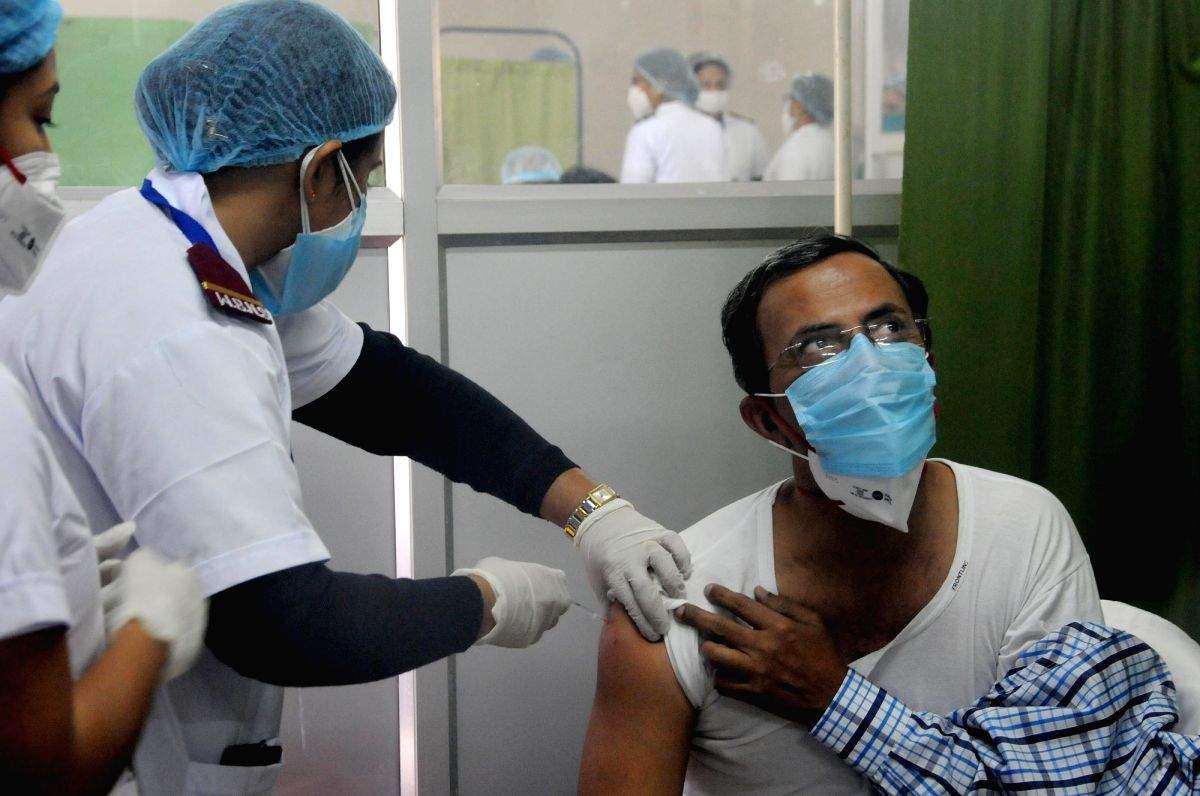 Vaccination drive begins in Bengal, doc gets 1st shot - Vimarsana News