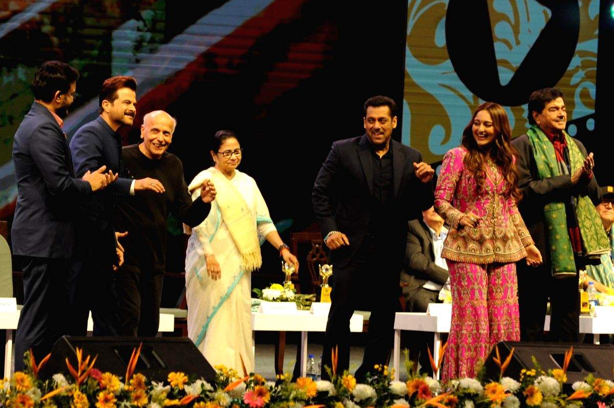 No one will be able to divide us, says Mamata at KIFF - Vimarsana News