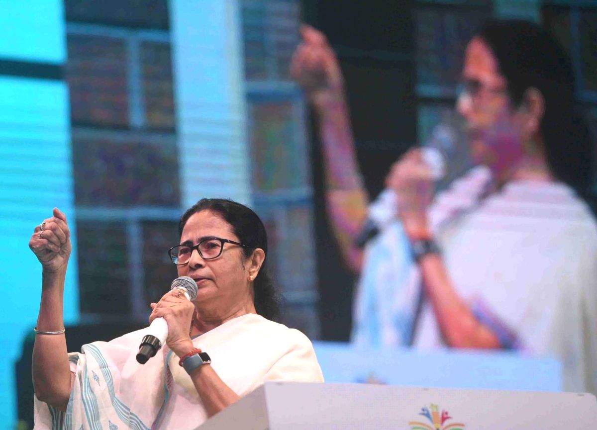 Mamata breaks her silence, apologises for minister's comments about President - Vimarsana News