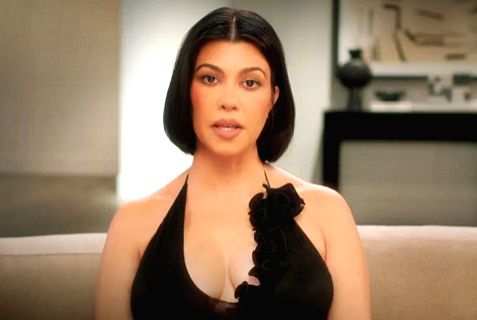 Kourtney's friends shut down Kim's claim about 'not Kourtney' group chat - Vimarsana News
