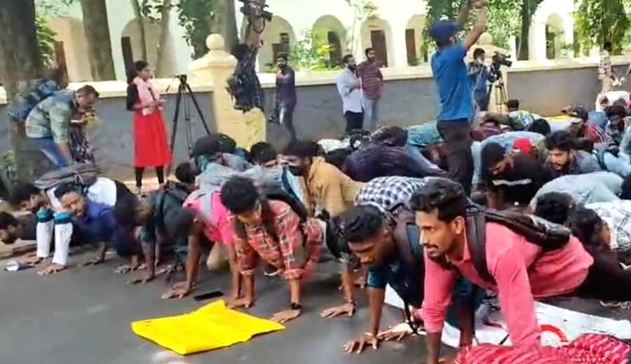 Kozhikode, T'puram too witness Agnipath protests - Vimarsana News