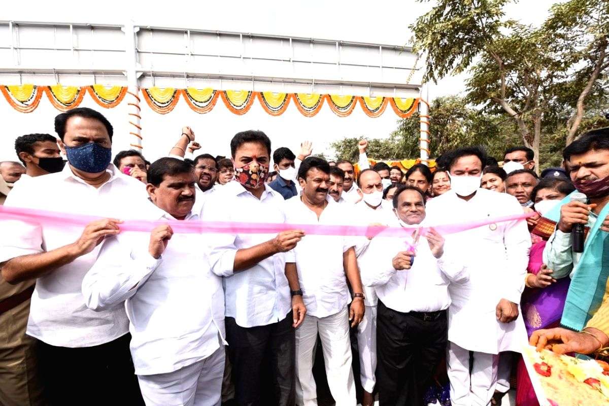 KTR urges Centre to transfer defence land for skyways in Hyderabad - Vimarsana News