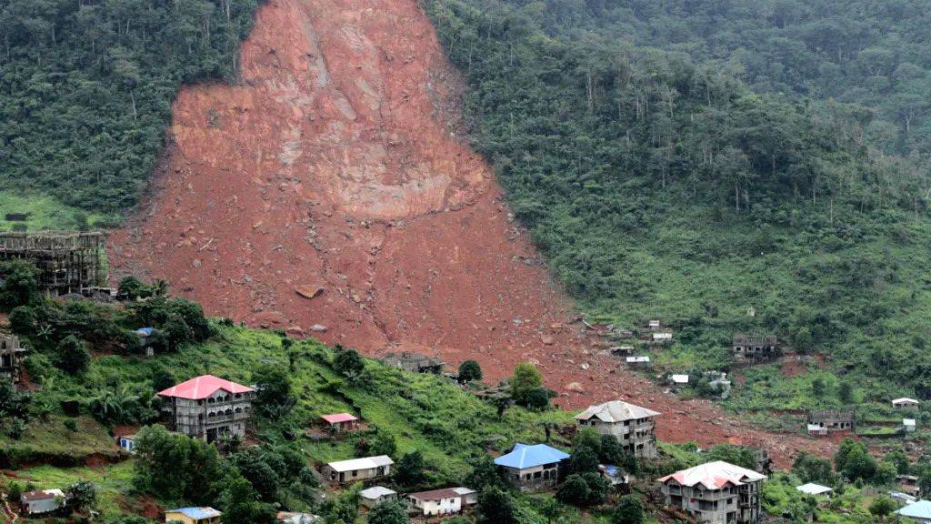 Landslide triggered by heavy rains buries alive 4 of family in Meghalaya - Vimarsana News