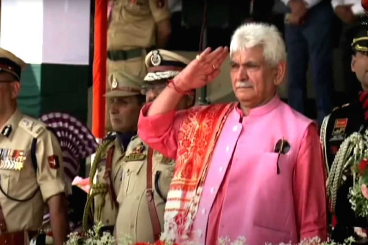 Largely attended I-Day functions pass off peacefully in J&K - Vimarsana News