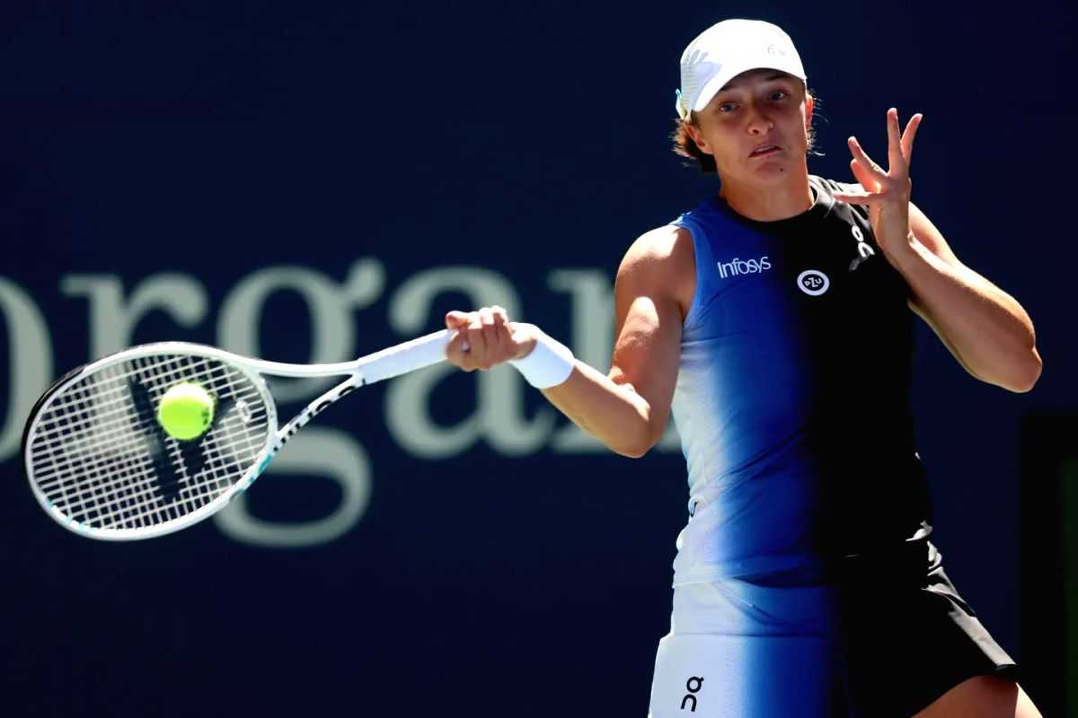 Australian Open: Iga Swiatek secures opening round victory over Sofia Kenin - Vimarsana News