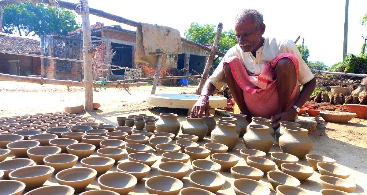 Low income makes next gen turn away from pottery profession in Unnao district - Vimarsana News