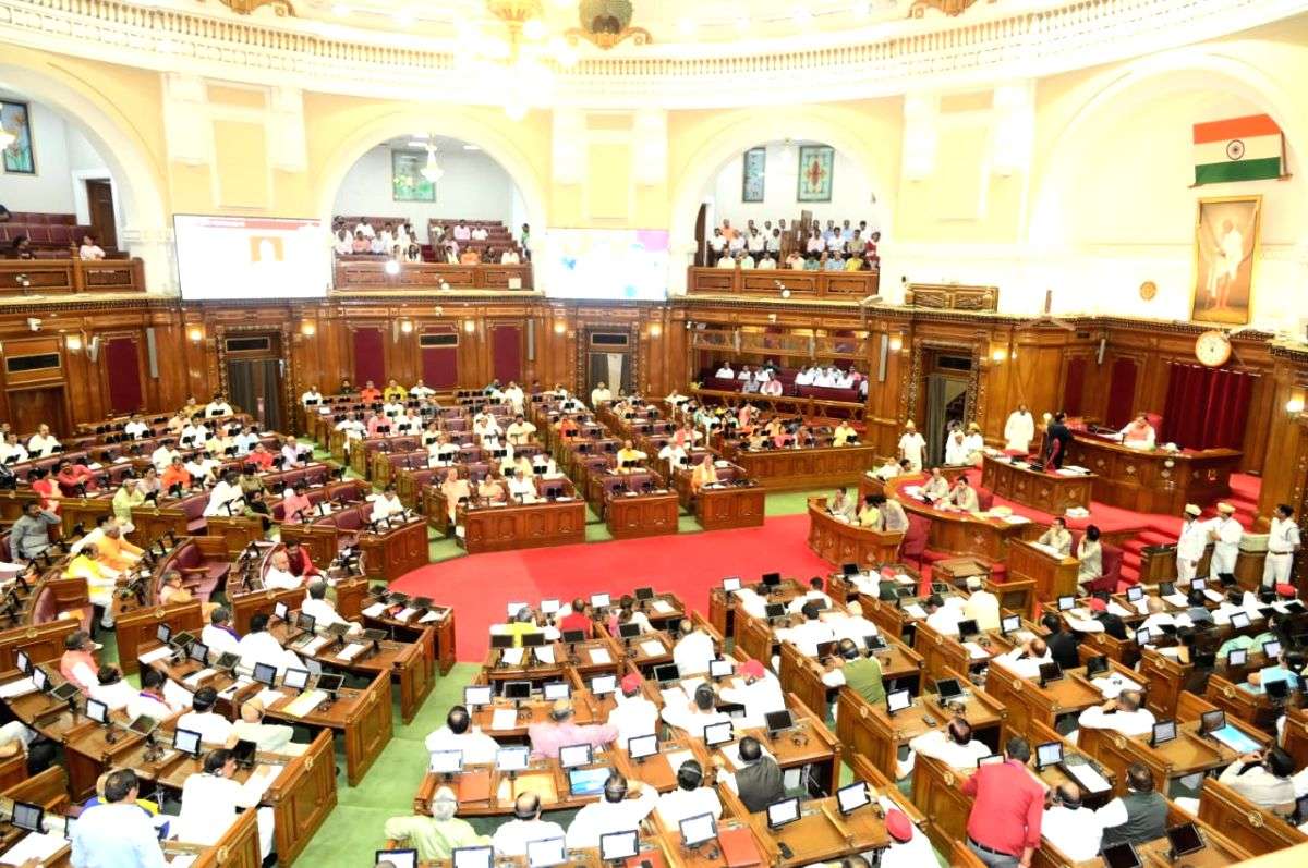 With shrinking presence, Congress & BSP get smaller offices in UP Vidhan Bhawan - Vimarsana News