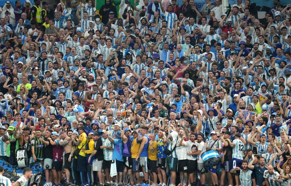 Anxiety, uncertainty finally leads to euphoria for Argentinian fans in Qatar - Vimarsana News