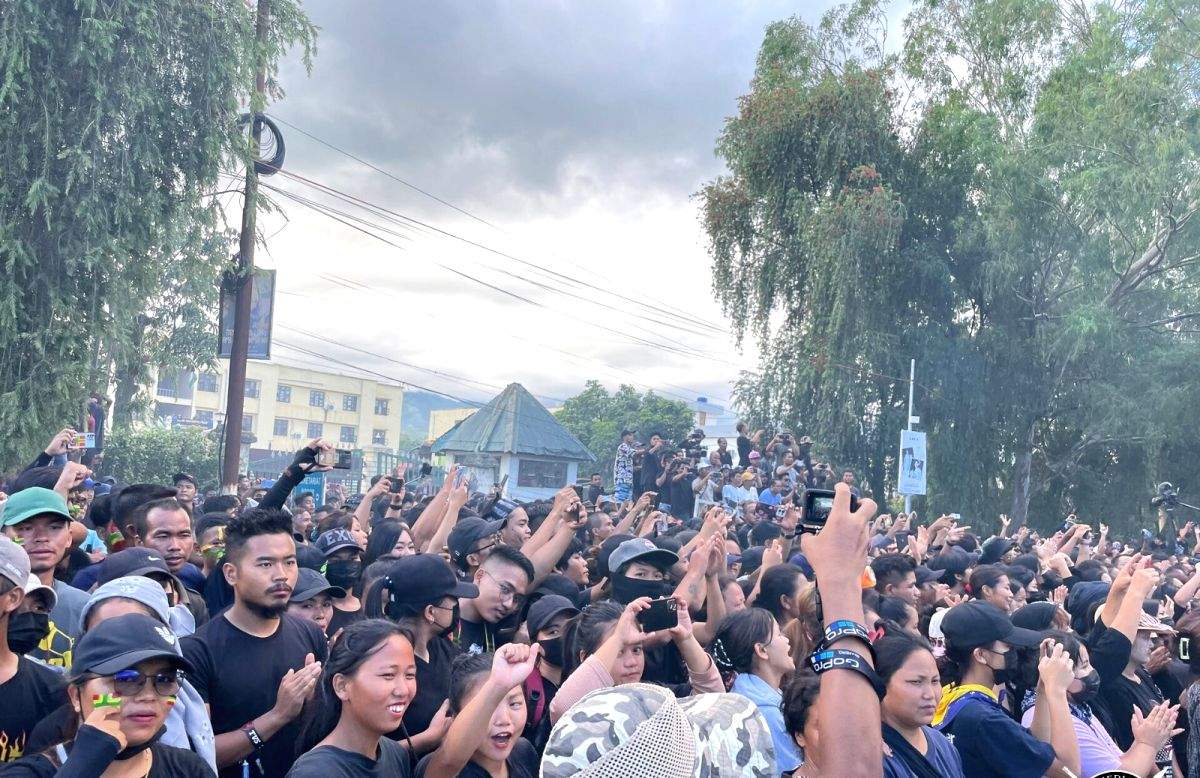Manipur Horror: Braving rain, tribals demand punishment for perpetrators, separate administration - Vimarsana News