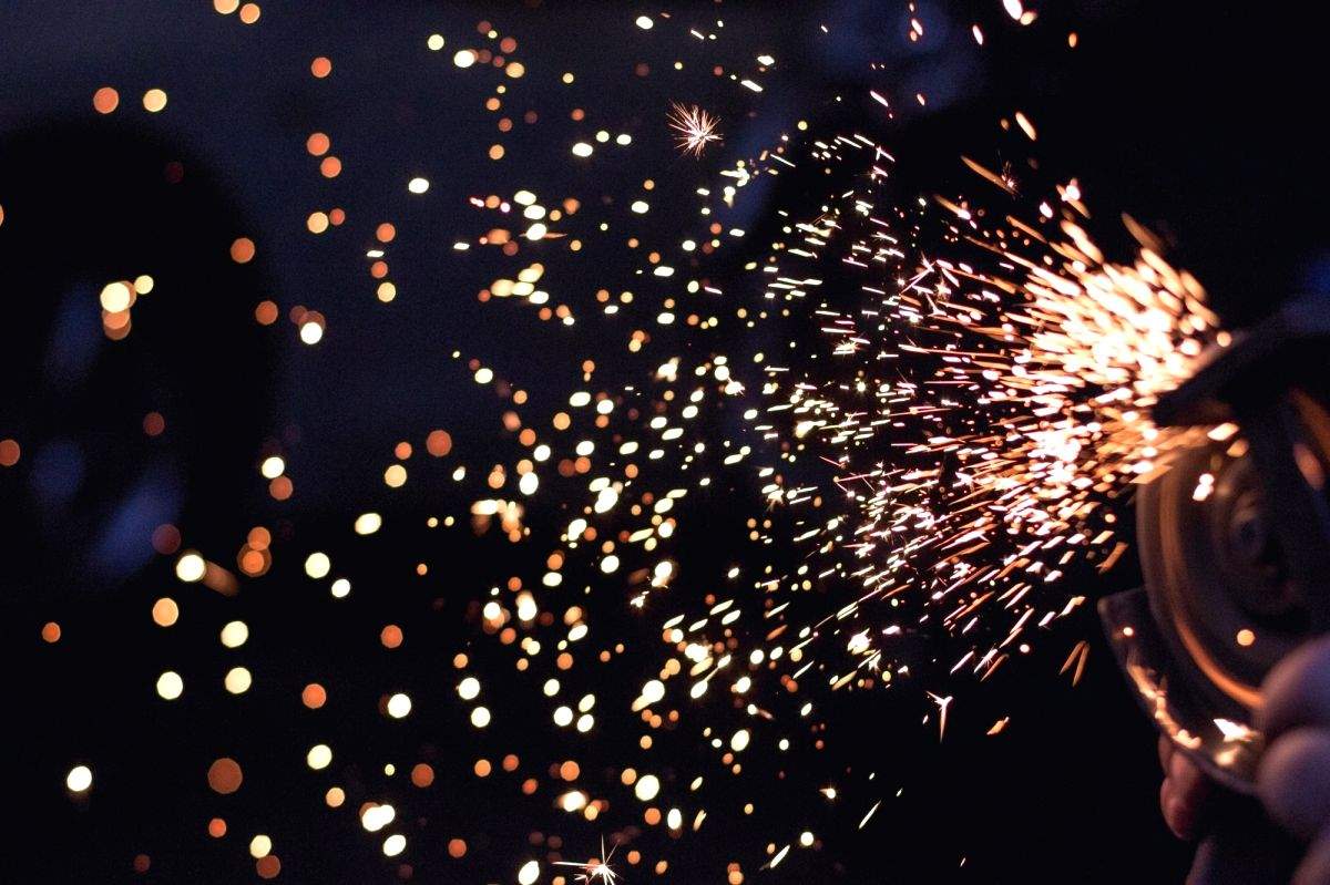 Global manufacturing sputters with ongoing shift toward services spending - Vimarsana News