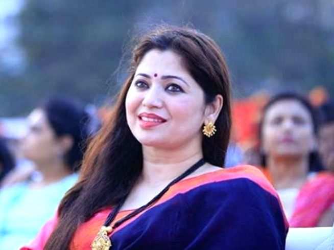 Marathi actress, Shiv Sena's Deepali Sayed accuses ex-aide of threats, defamation - Vimarsana News