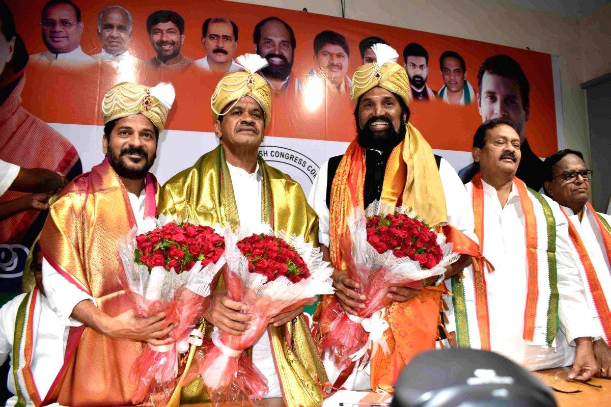 Sparks fly at Telangana Congress meet to pick candidates - Vimarsana News