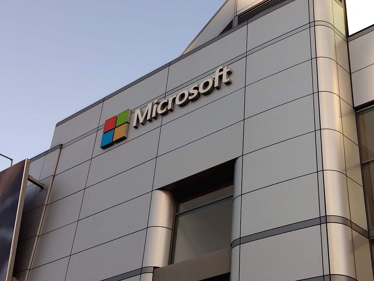 Microsoft to remove Adobe Flash from Windows 10 - Vimarsana News