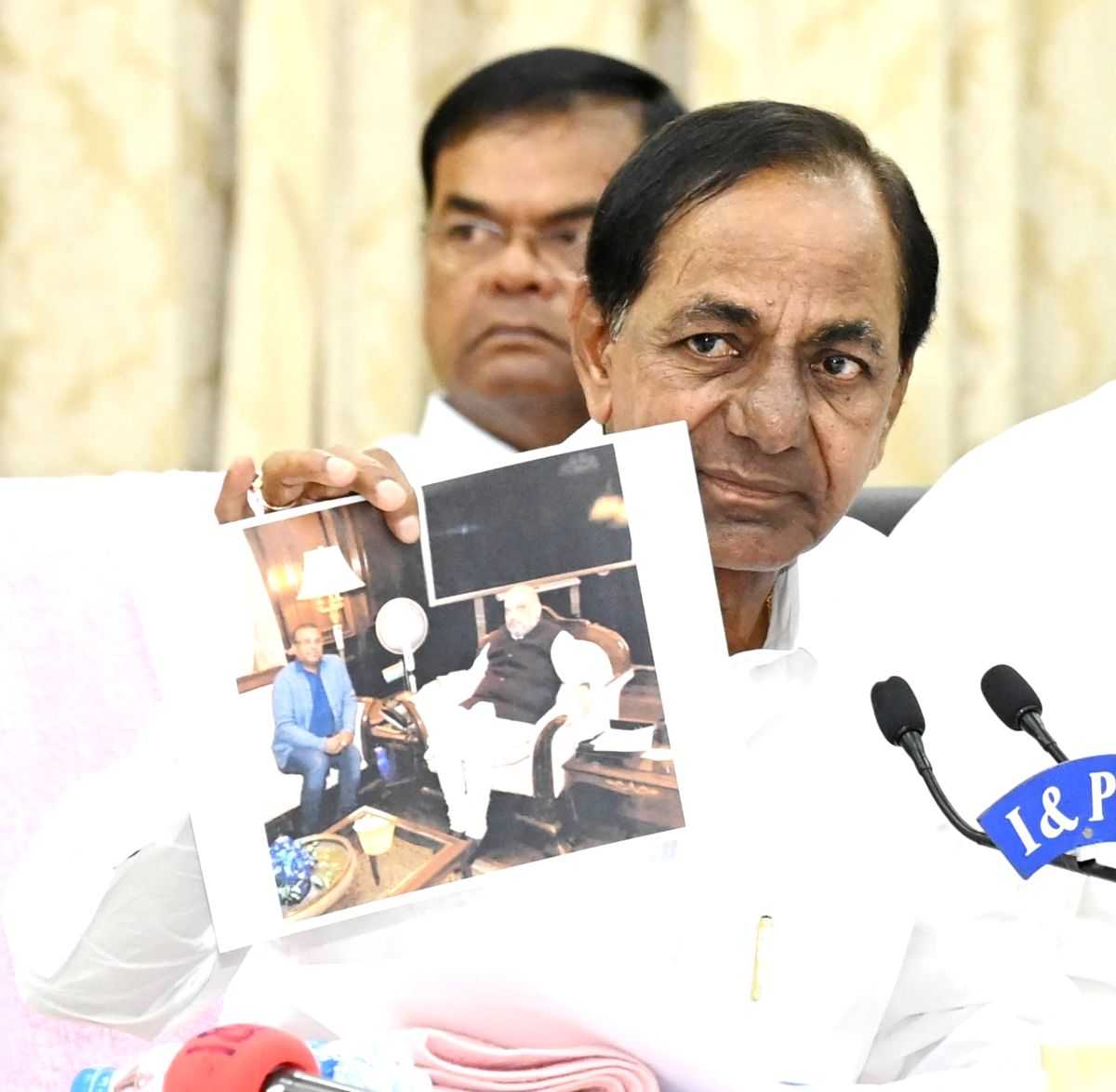MLAs' poaching: KCR makes evidence public, appeals to CJI to save democracy - Vimarsana News