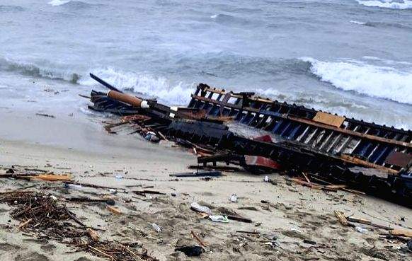 11 killed, 9 missing as overloaded boat capsizes in Indonesia (Ld) - Vimarsana News