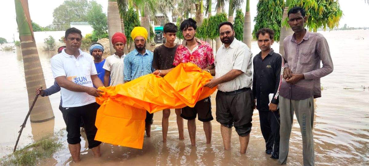 MP Sahney provides relief to flood-hit Punjab villages - Vimarsana News
