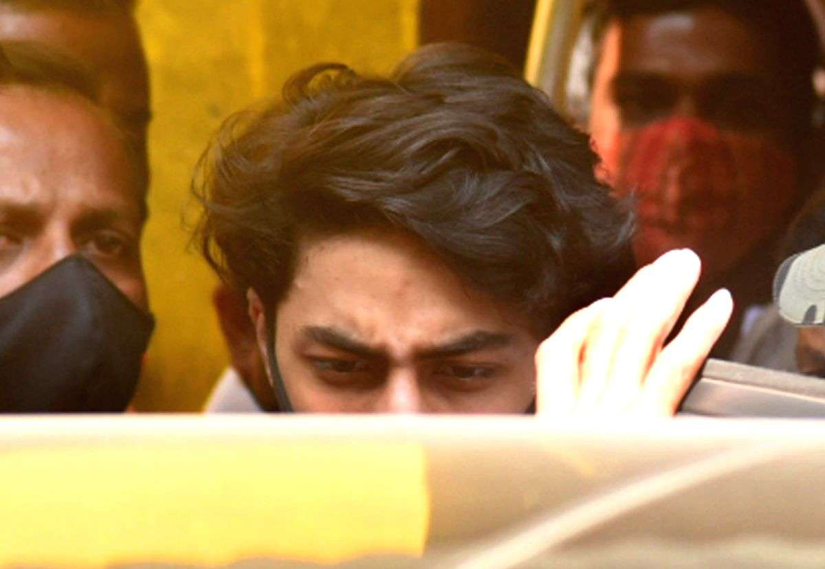 Aryan Khan walks out of jail - Vimarsana News