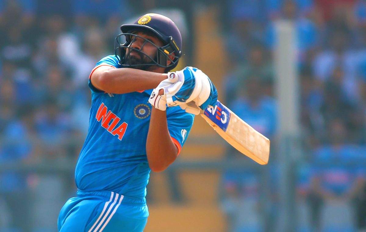 Rohit Sharma ignores pitch row(ASHIS RAY FROM WANKHEDE) - Vimarsana News