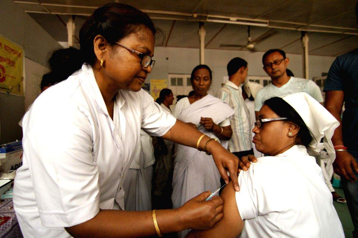 1,000 Covid-19 vax doses found 'frozen' in Assam medical college - Vimarsana News