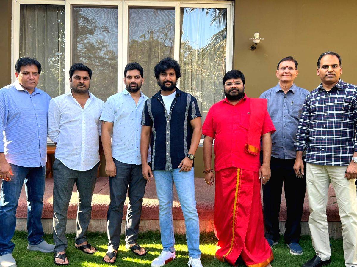 Producers pay a surprise visit to Nani on his birthday - Vimarsana News