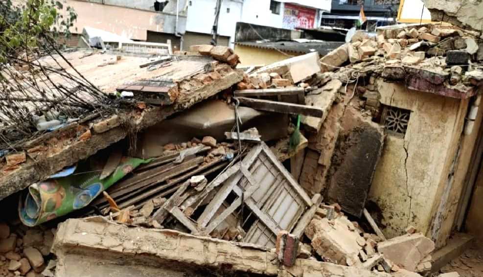 Narrow escape for kids as nursery school building collapses few hours before classes begin in B'luru - Vimarsana News