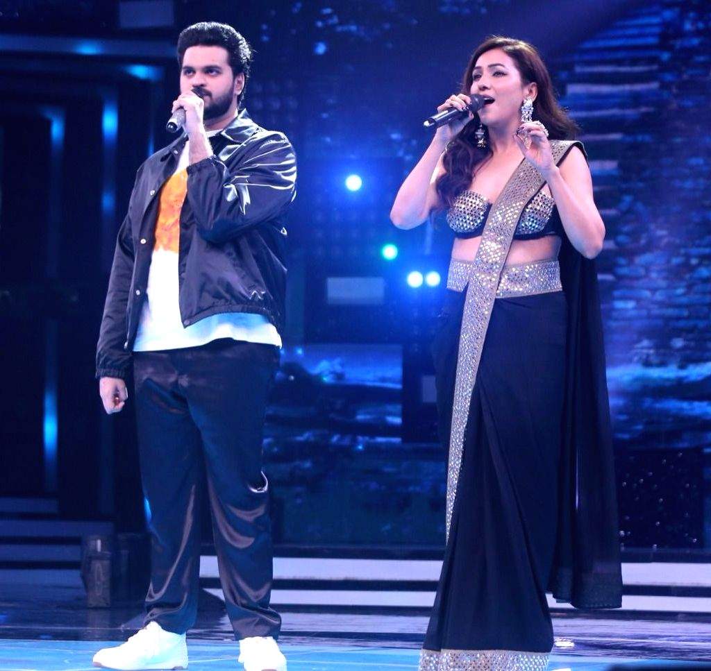 Neeti Mohan strikes a chord with 'Sa Re Ga Ma Pa' contestant in duet - Vimarsana News