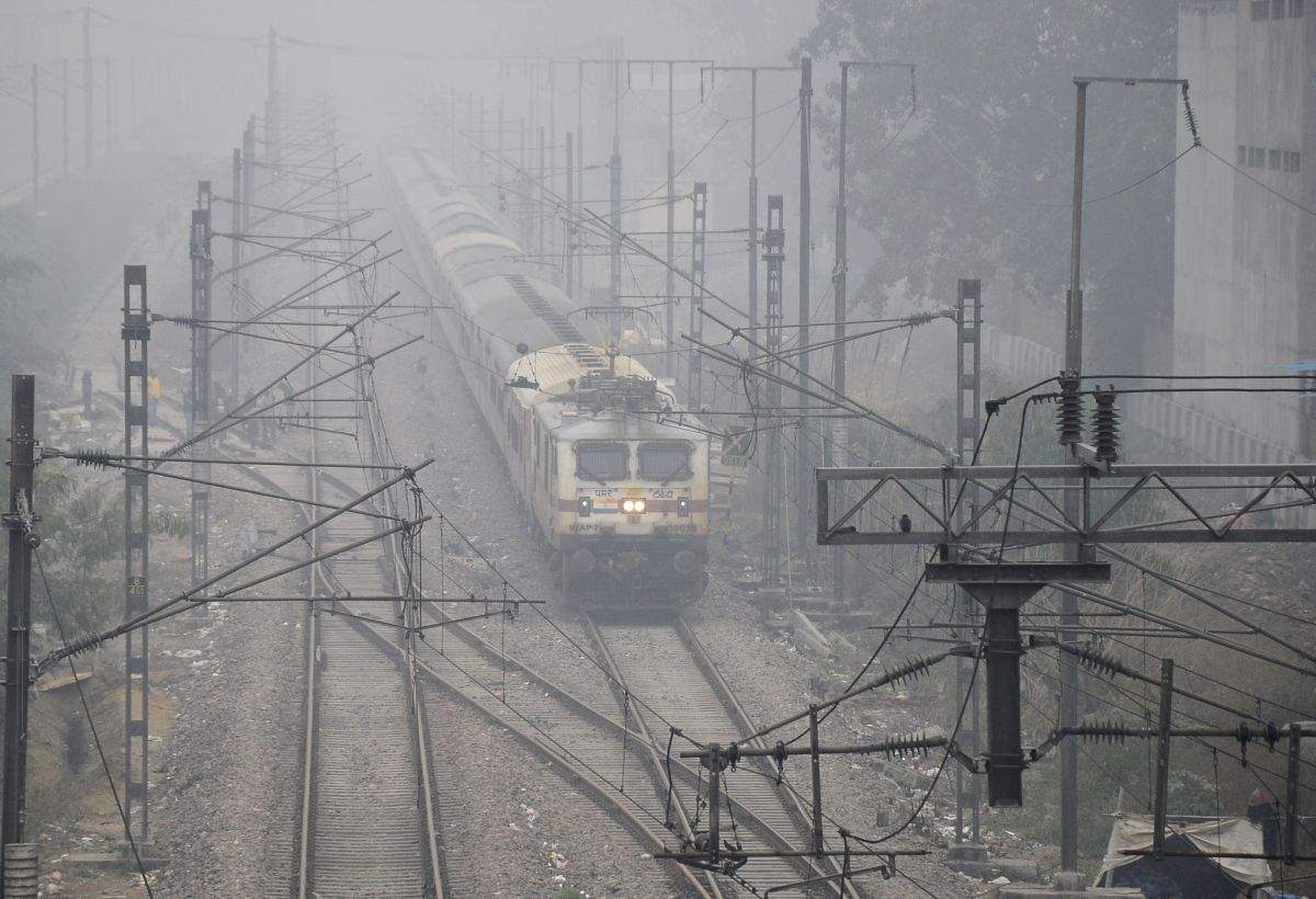 29 Delhi-bound trains delayed due to heavy fog - Vimarsana News