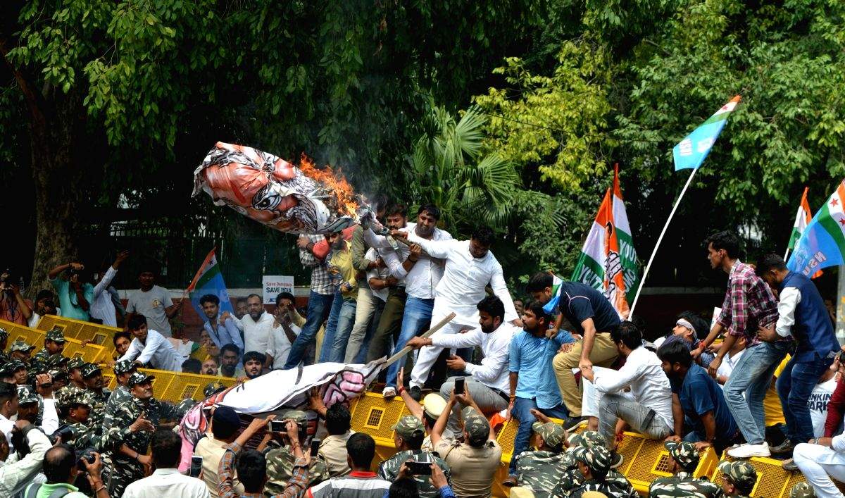 NSUI protests against govt, demands jobs - Vimarsana News