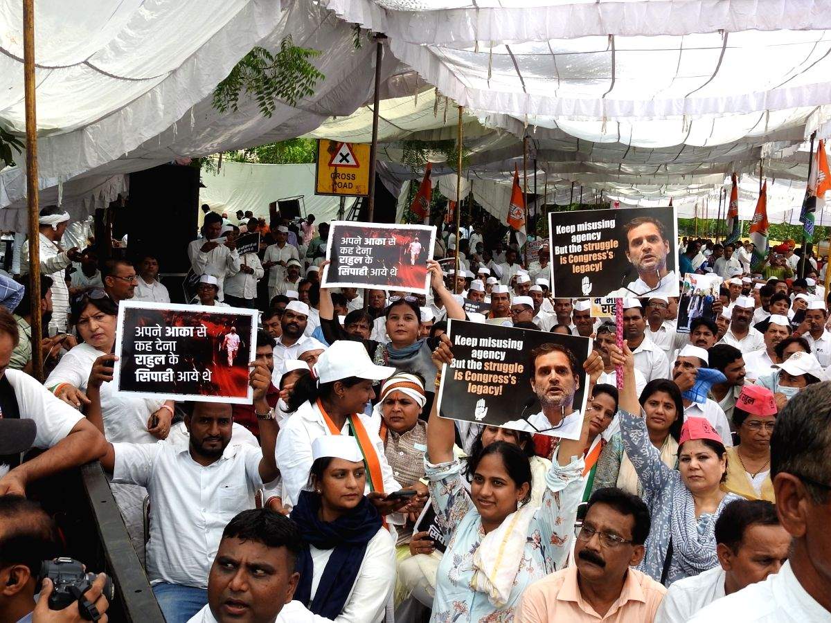 Delhi: Over 50 Congress workers detained at Singhu border - Vimarsana News