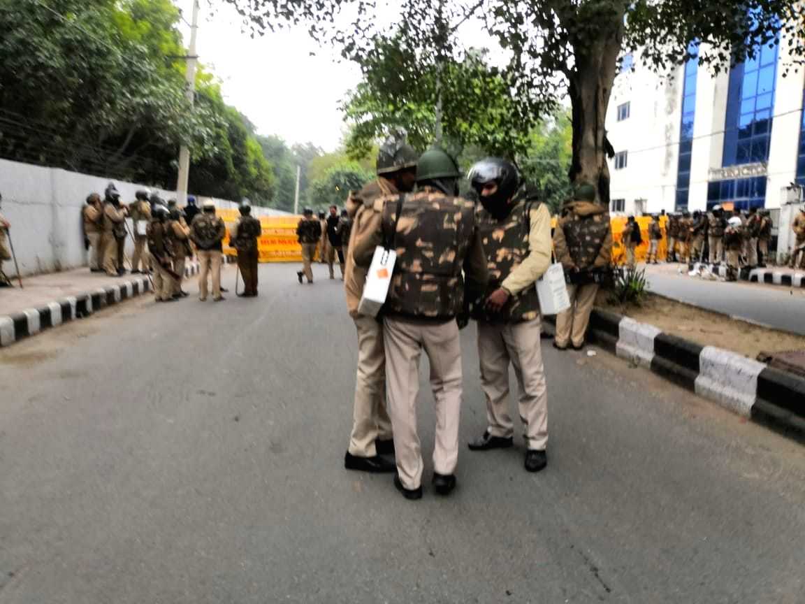 LS polls: Delhi to witness extra police deployment at 13,500 polling stations - Vimarsana News