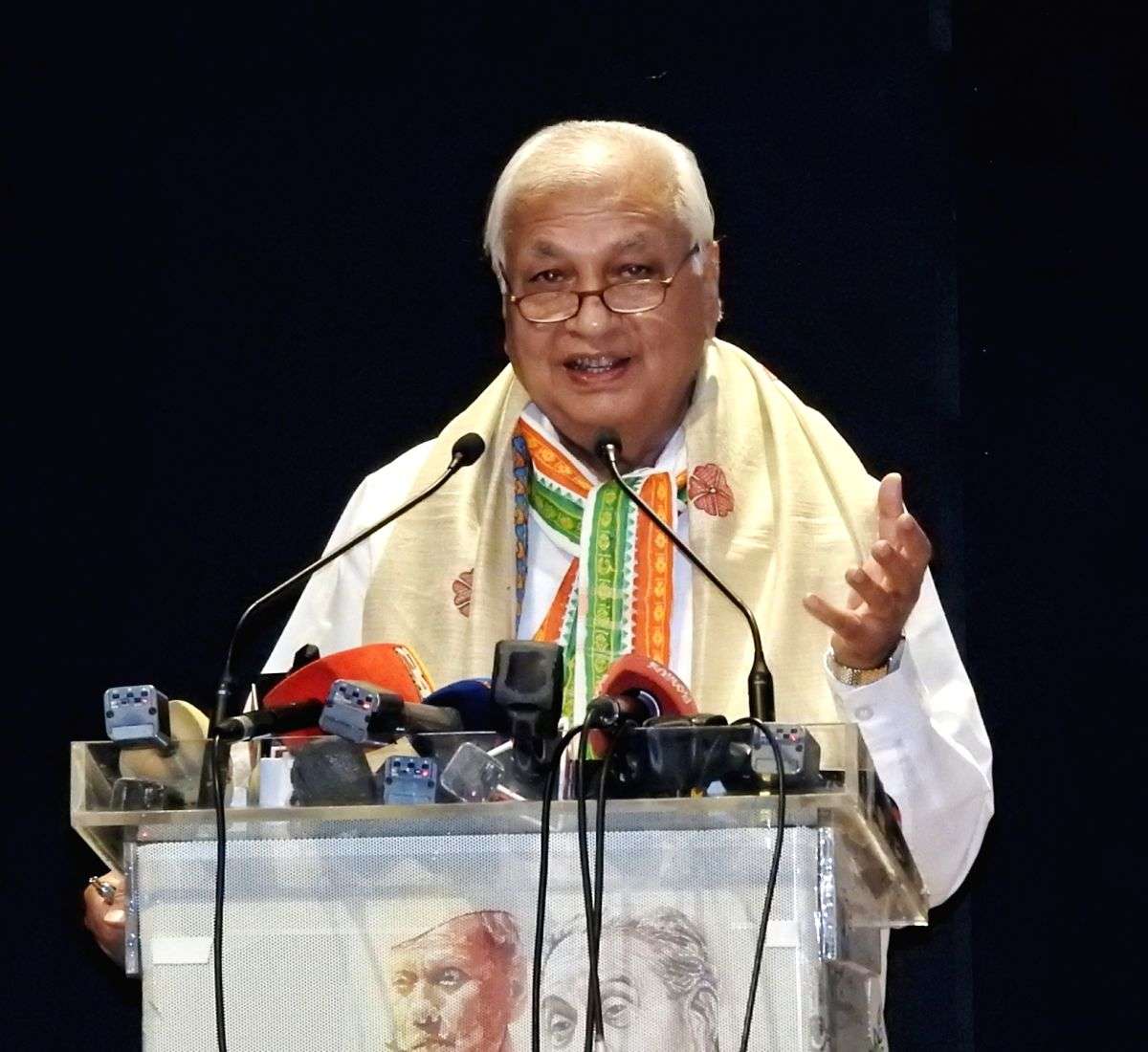 Kerala Guv stops 2 TV channels from covering press briefing - Vimarsana News