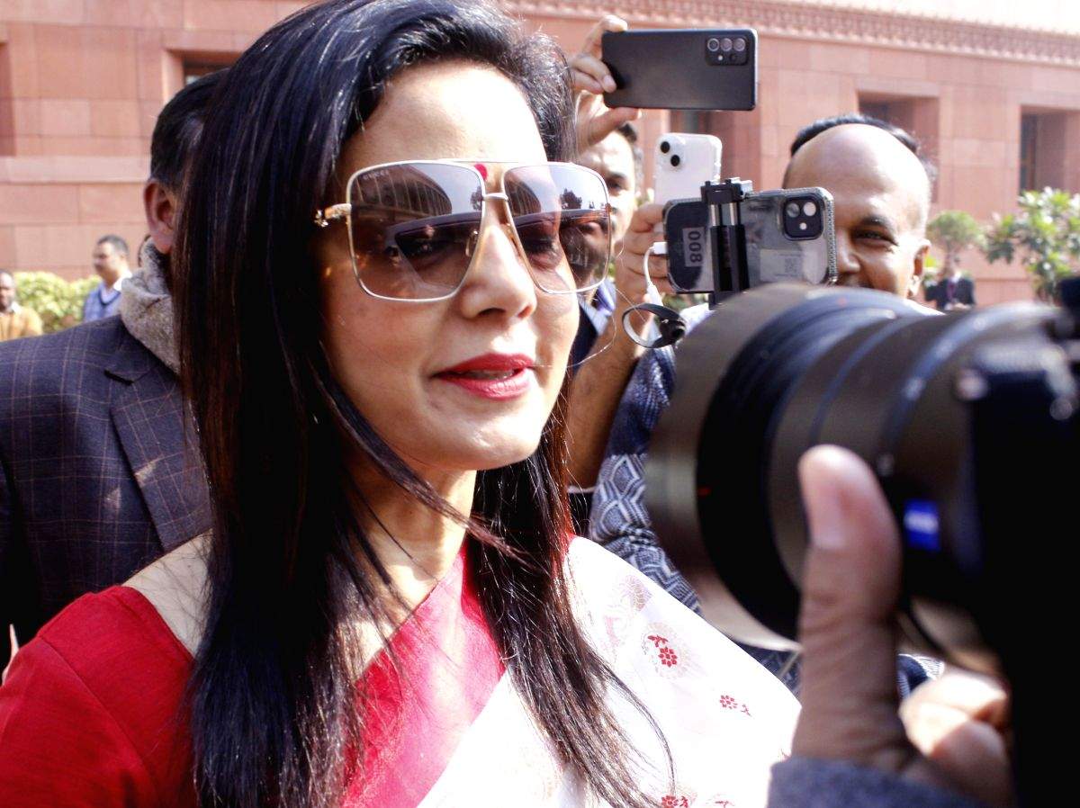 CBI raid at South Kolkata residence of Trinamool leader Mahua Moitra's father - Vimarsana News