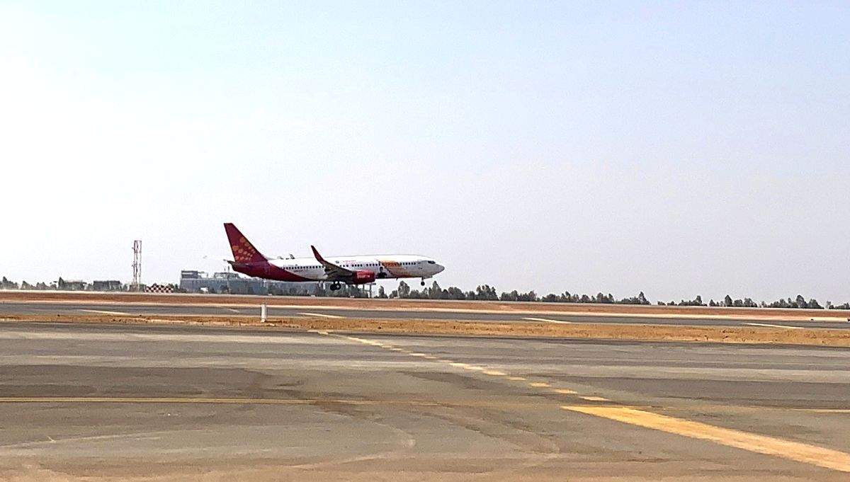 Mumbai-bound flight makes emergency landing in Varanasi as elderly woman dies mid-air - Vimarsana News