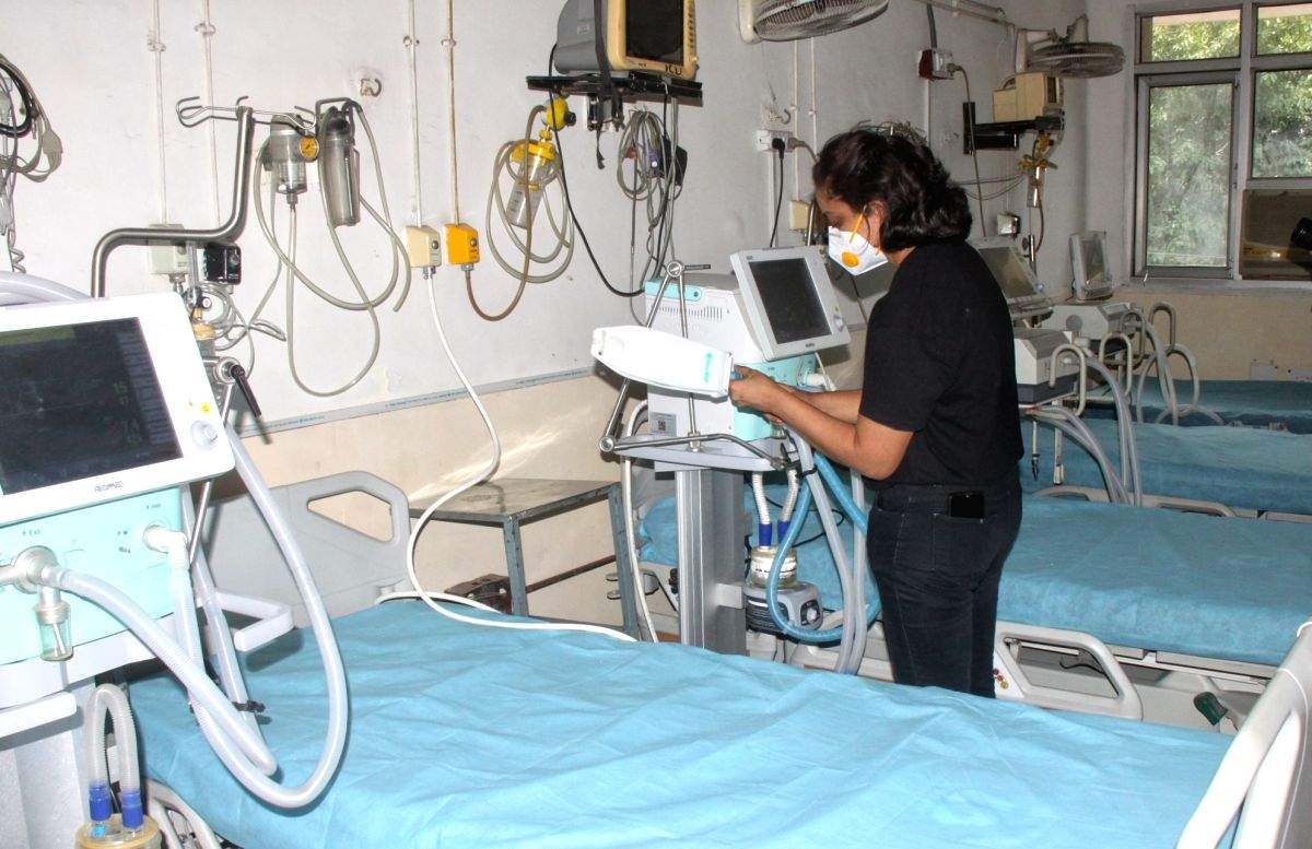 Over 19,000 staff trained for ventilator operations: Govt - Vimarsana News