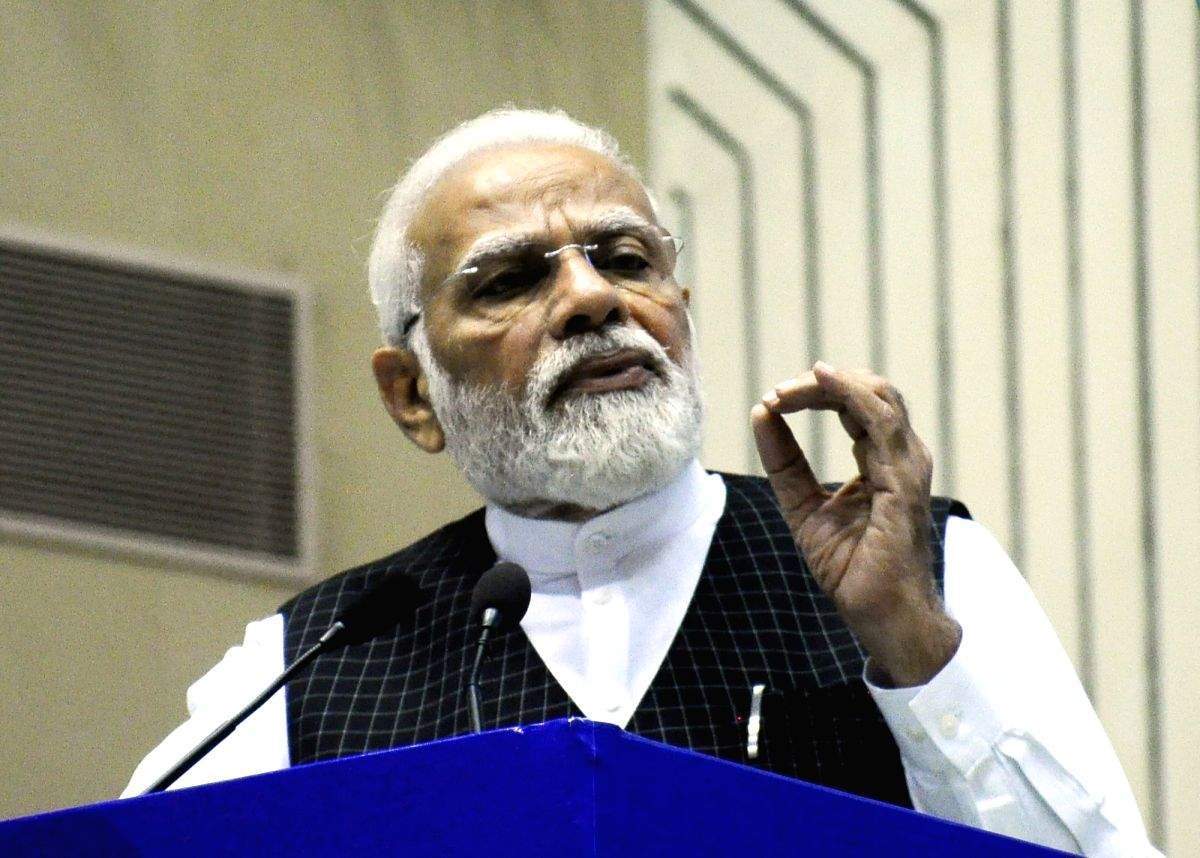 Cong slams BJP over pic of rowdy-sheeter greeting PM Modi in K'taka - Vimarsana News
