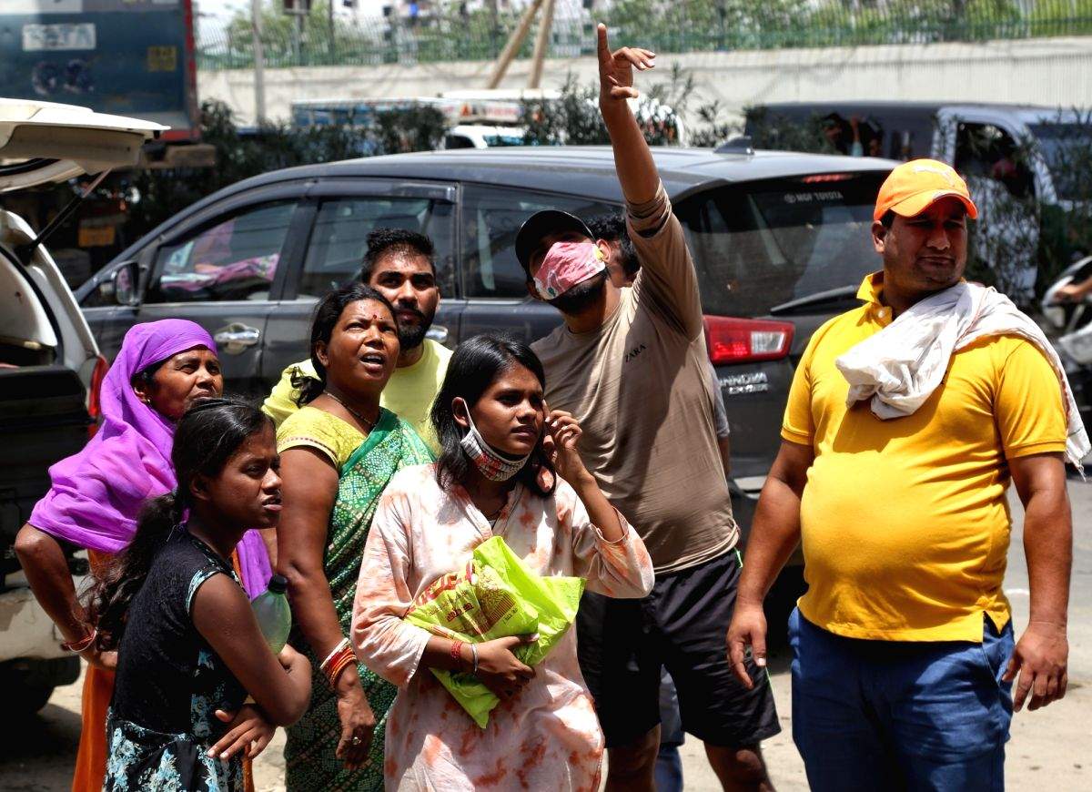 Anguished kin of Mundka fire tragedy victims demand CBI probe - Vimarsana News