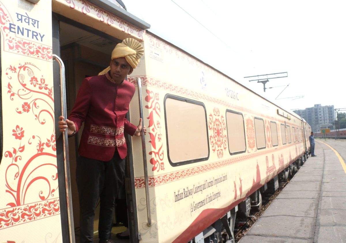 Safdarjung rly station to get Rs 350 cr refurb for Palace on Wheels - Vimarsana News