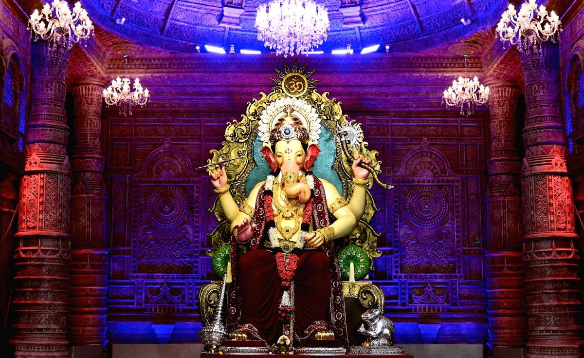 Nitin Desai leaves behind unfinished set of Mumbai's revered Lalbaugcha Raja marquee - Vimarsana News